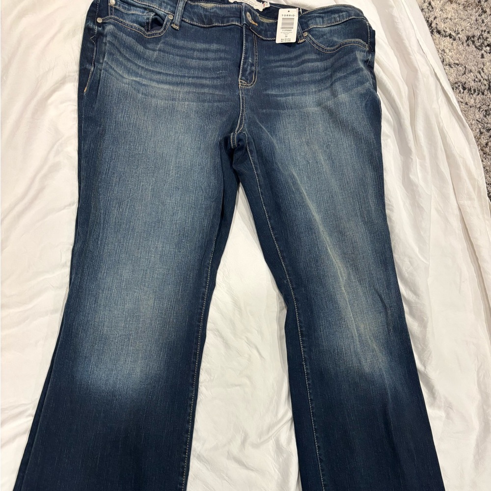 NWT Torrid Women Jeans Size 20R - Relaxed Boot Bayou